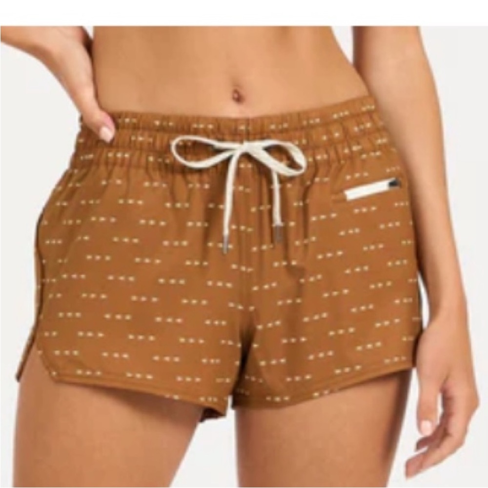 Vuori - Clementine short, Tumeric Arrows Print - Large